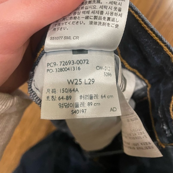 Levi’s Women’s Ribcage Straight size 25 Dark Wash - Picture 3 of 4